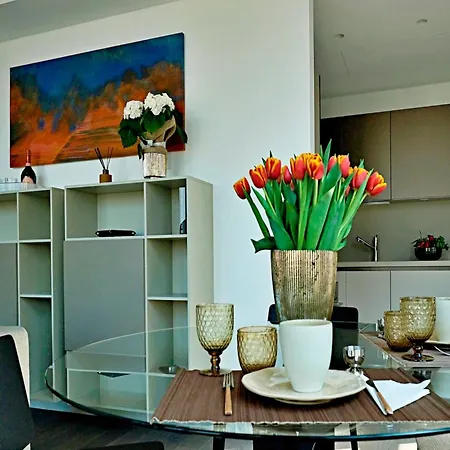 Centro San Babila - Central Tower Apartment W Ter アパート *